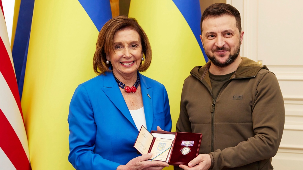 Ukraina: Anggota parlemen AS Nancy Pelosi bertemu Zelenskyy di Kyiv