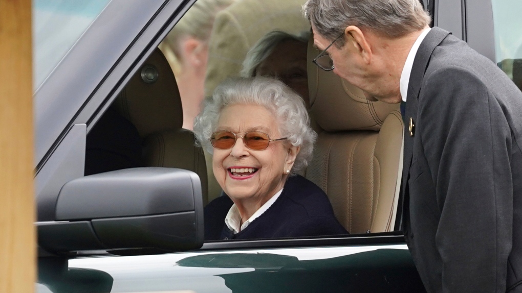 De koningin lacht op de Royal Windsor Horse Show