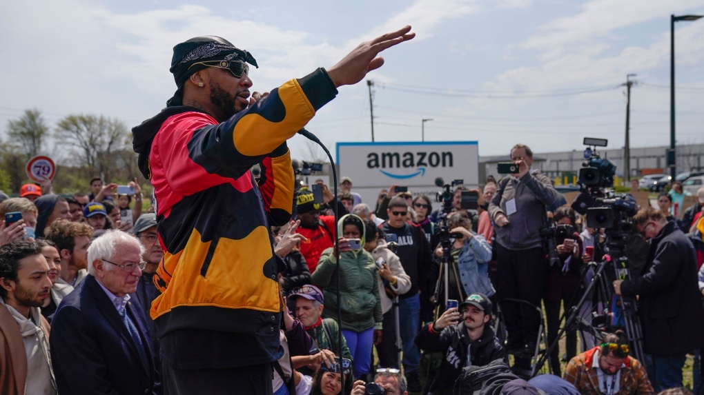 Pekerja Amazon di NYC menolak tawaran serikat pekerja