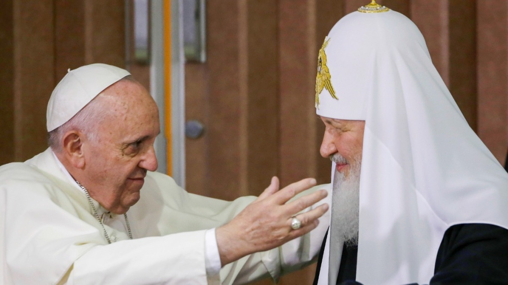 Il papa avverte il patriarca russo di non essere il chierichetto di Putin