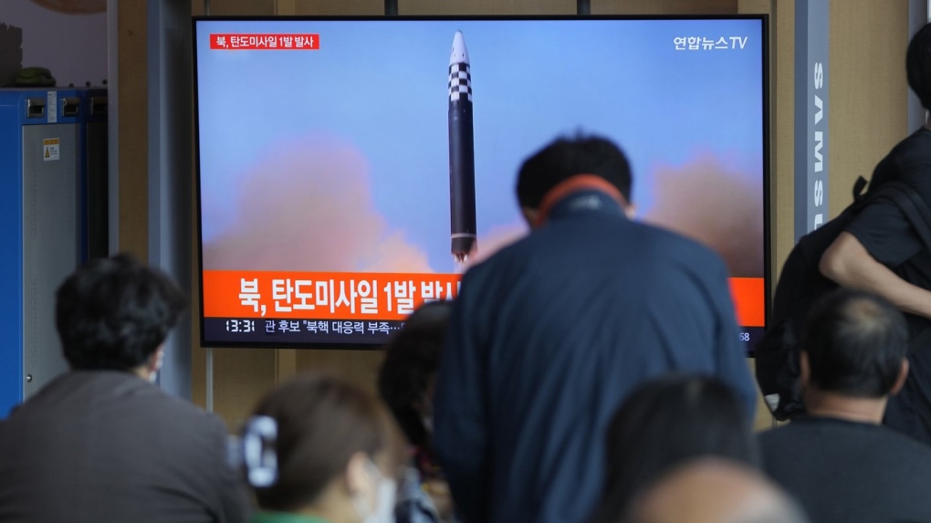 Korea Utara menembakkan rudal balistik di tengah meningkatnya permusuhan