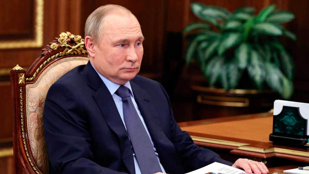 Putin meminta maaf atas pernyataan menteri luar negeri Hitler