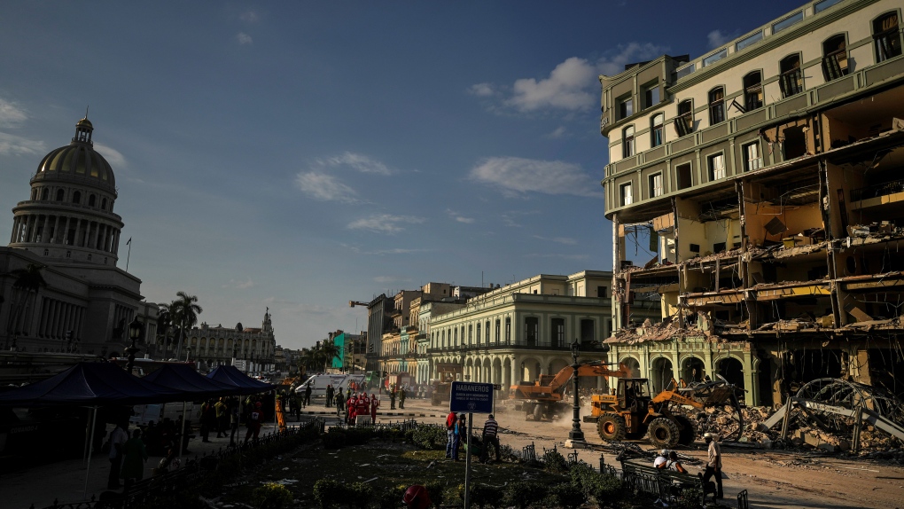 Ledakan hotel Havana: Pencarian korban selamat yang putus asa