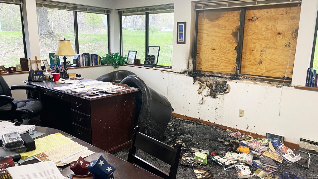 Kebakaran kantor anti-aborsi di Wisconsin diselidiki sebagai pembakaran