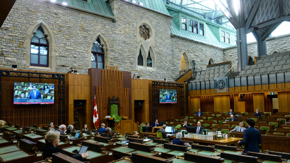 Anggota parlemen Liberal dituduh bergabung dengan Parlemen virtual dari kamar kecil