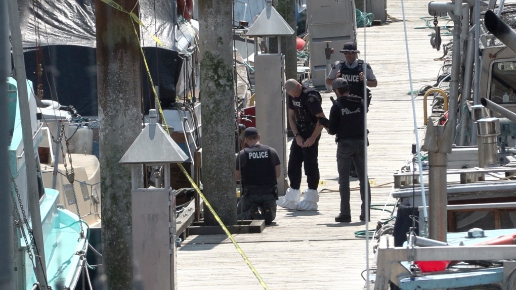2 dead after reported hostage situation in Campbell River, B.C.