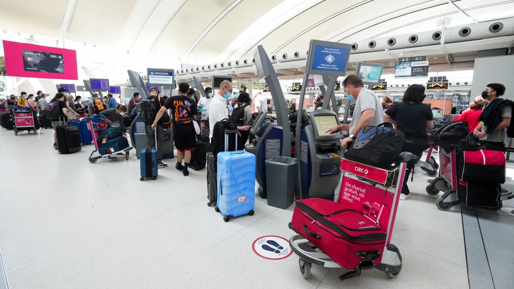 Les plaintes relatives aux voyages en avion augmentent depuis mars au milieu d’un arriéré