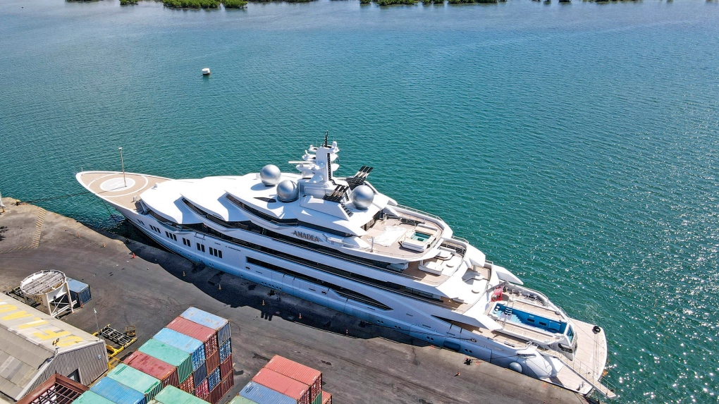 Les États-Unis saisissent un yacht de luxe russe de 325 millions de dollars aux Fidji