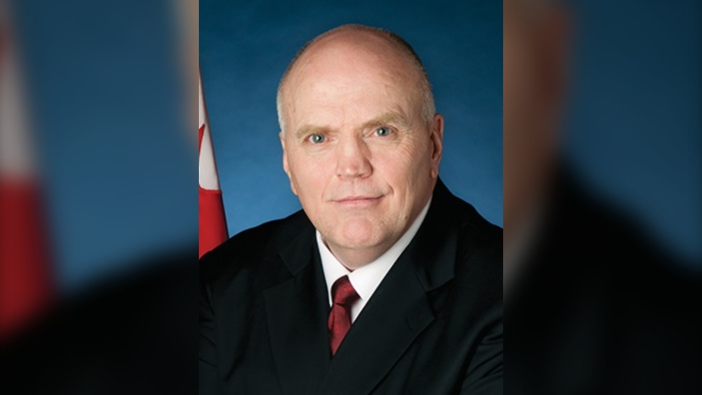 Vern White: Exjefe de policía de Ottawa renuncia al Senado