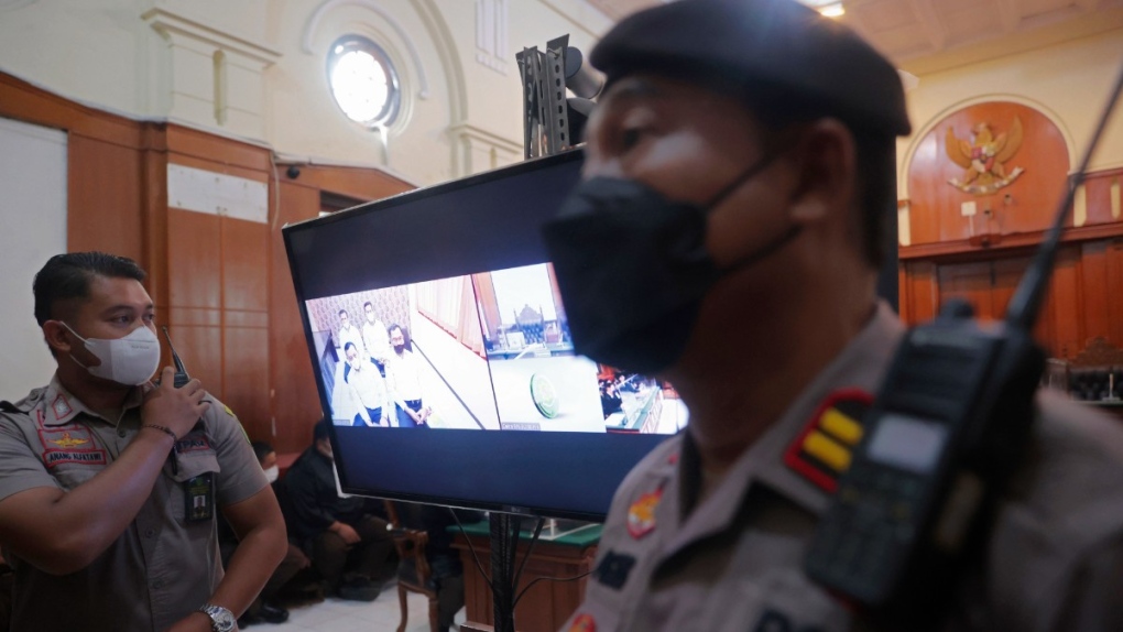 Indonesia membuka sidang 5 terdakwa atas kematian sepak bola yang menghancurkan