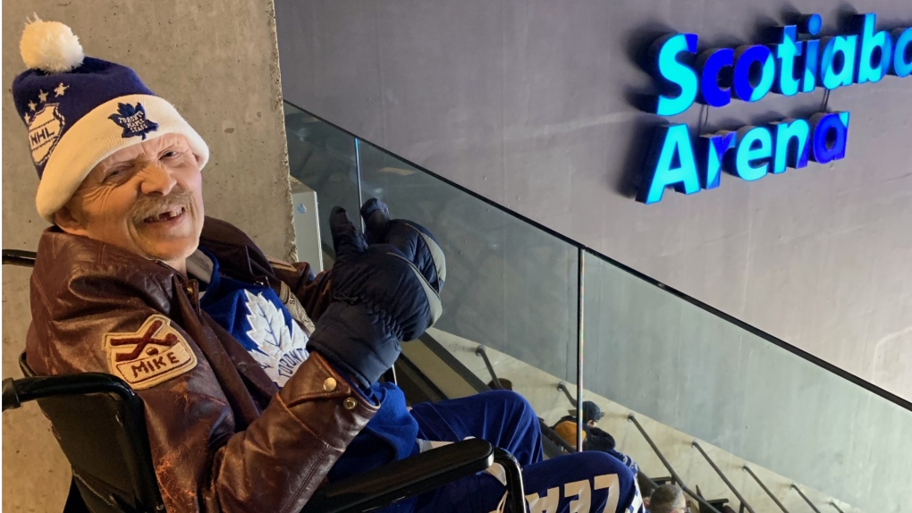 Un fan des Maple Leafs regarde le premier match et meurt le lendemain