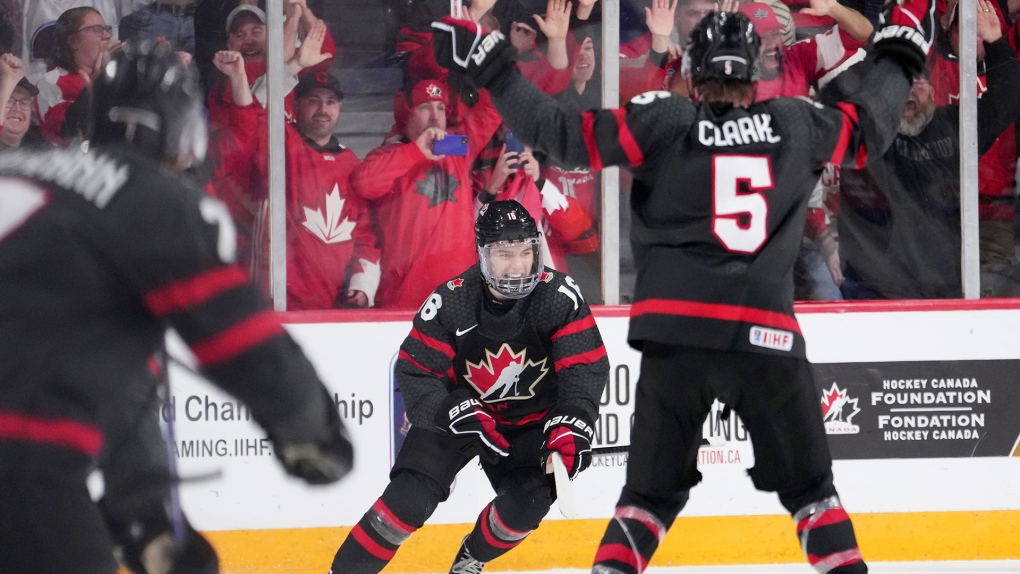 IIHF on X: 🇨🇦OH CANADA!!!! Dylan Guenther wins it in overtime.  @HockeyCanada WINS GOLD!!! #WorldJuniors @ArizonaCoyotes   / X