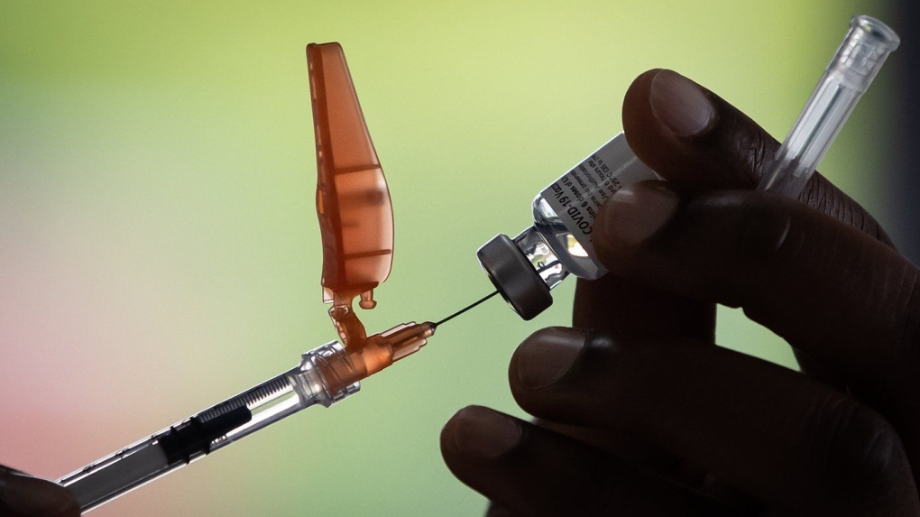 Flu, COVID immunization campaign kicks off in B.C. as vaccines arrive at pharmacies