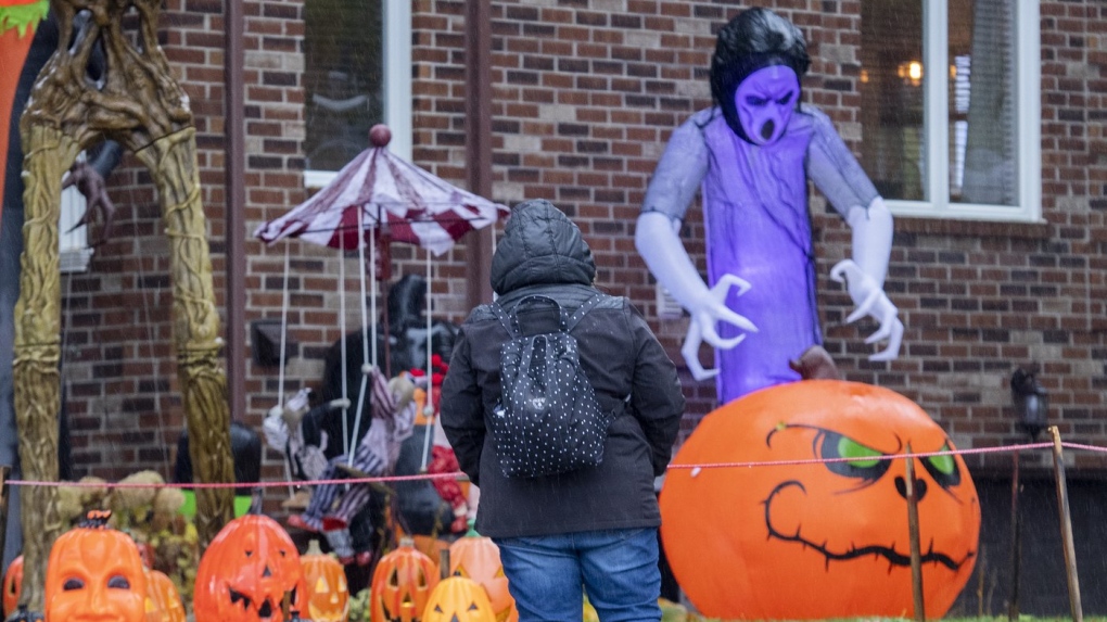 Canadians split down the middle on handing out Halloween candy: survey