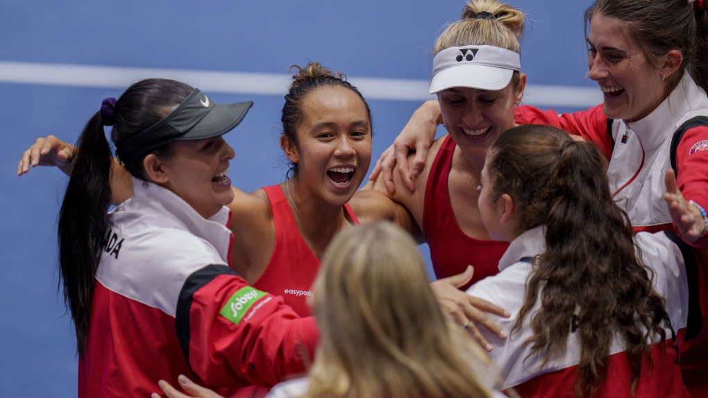 Leylah Fernandez clinches win as Canada tops Italy in Billie Jean King Cup  Finals - The Globe and Mail