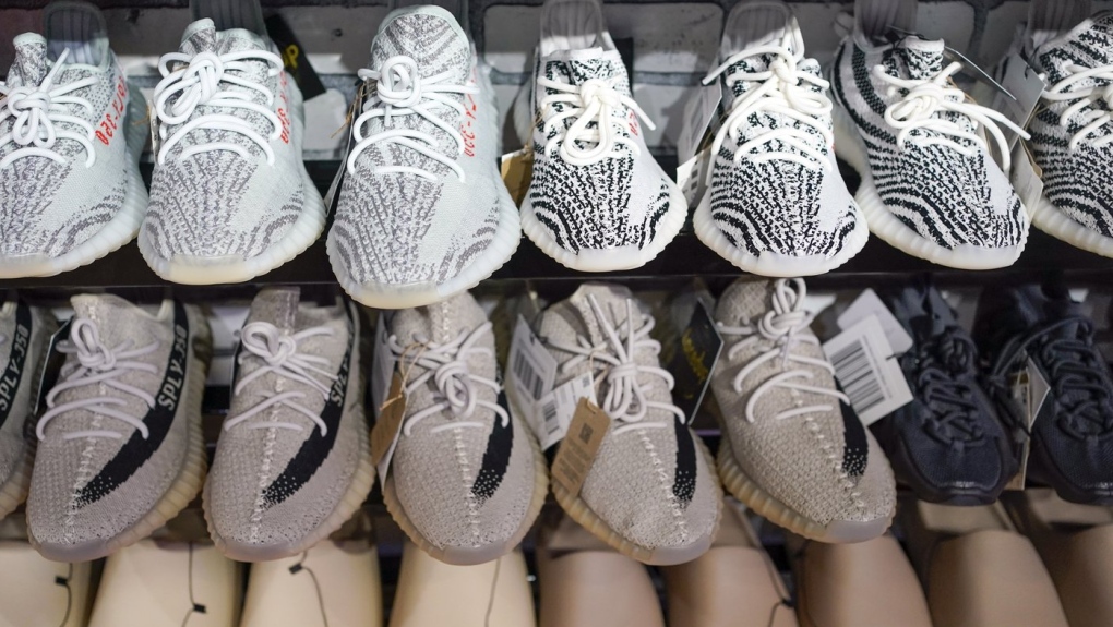 Les chaussures Yeezy invendues pourraient être radiées : Adidas