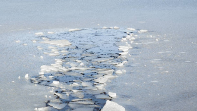 Sudbury man dies after falling through the ice on Onwatin Lake