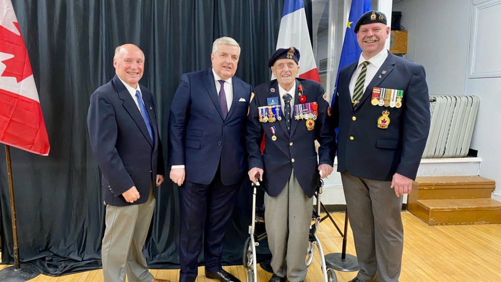 Sask.  Un veterano della Seconda Guerra Mondiale riceve il più alto riconoscimento francese