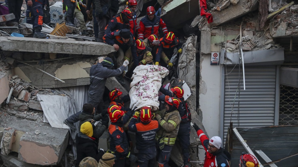 Family rescued after 133 hours as quake death toll tops 25,000