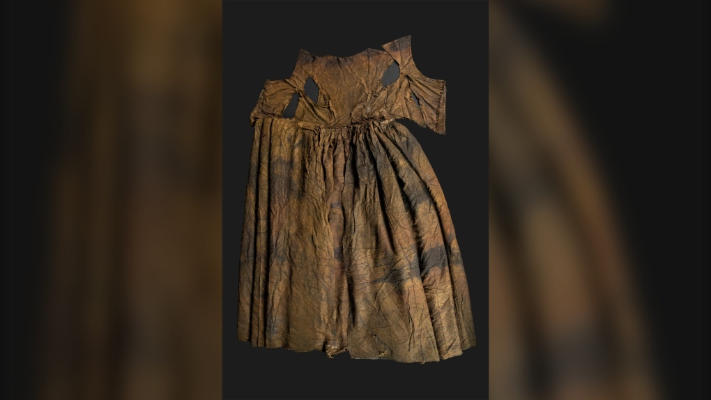 Robe de mariée récupérée d’un naufrage au XVIIe siècle