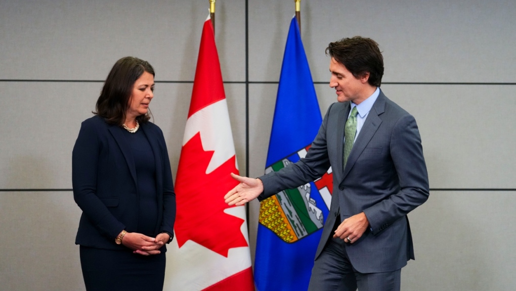 Danielle Smith addresses 'just transition' concerns with prime minister in Ottawa