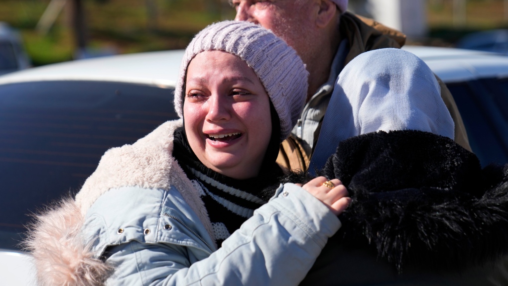 Turkiye-Syria earthquake survivors struggle to stay warm, fed in aftermath
