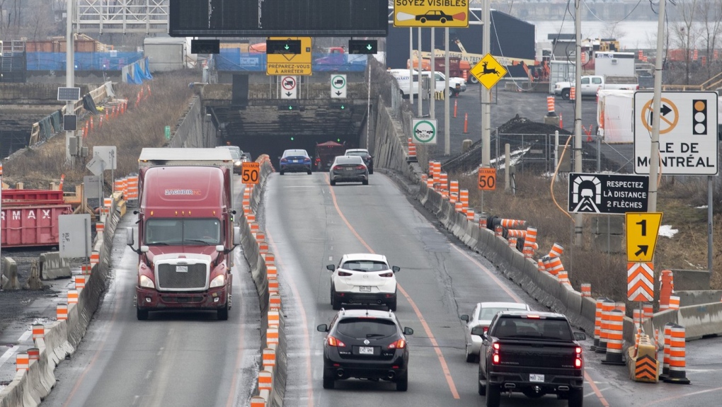 Quebec truckers worry SAAQ hold-up will force them to park their rigs