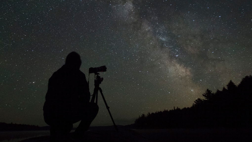 5 planets will align across the night sky tonight. How to see them in Ontario