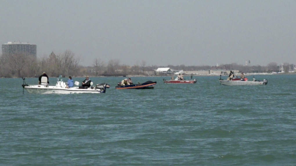 Detroit River fishermen must avoid freighters