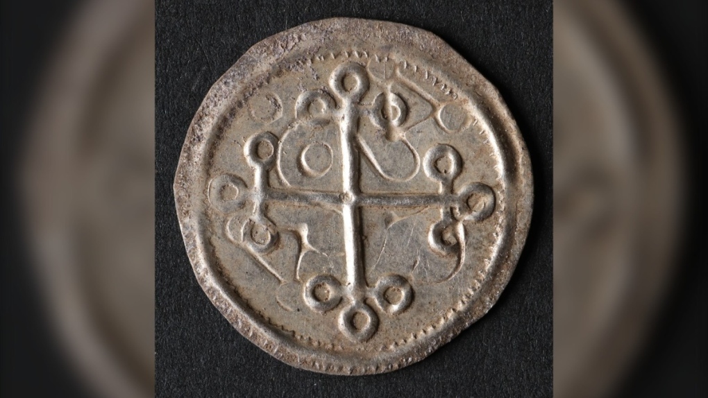 Młoda dziewczyna znajduje w Danii monety Wikingów sprzed 1000 lat