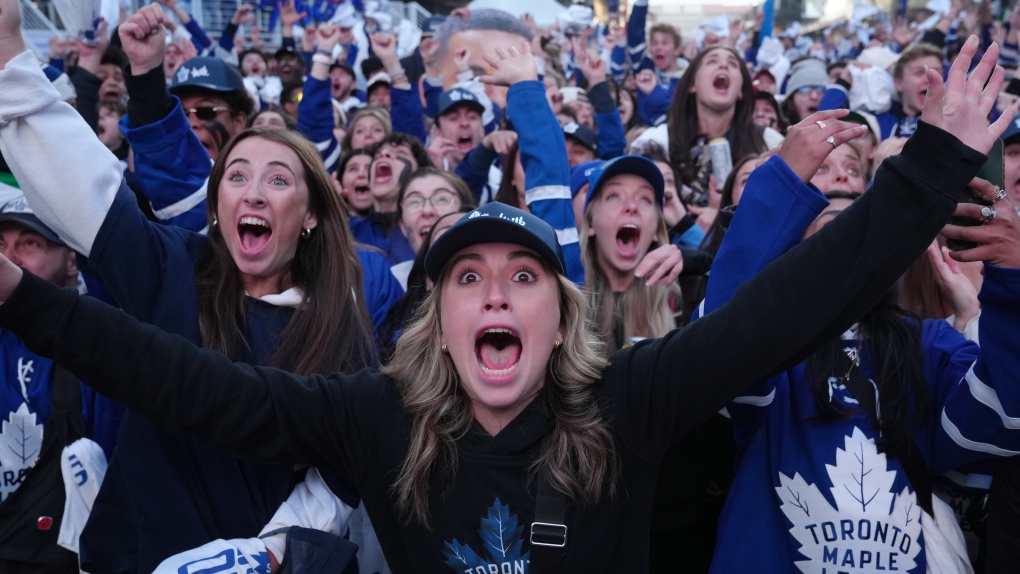 Non-U.S. residents banned from purchasing tickets to Maple Leafs road games in Florida