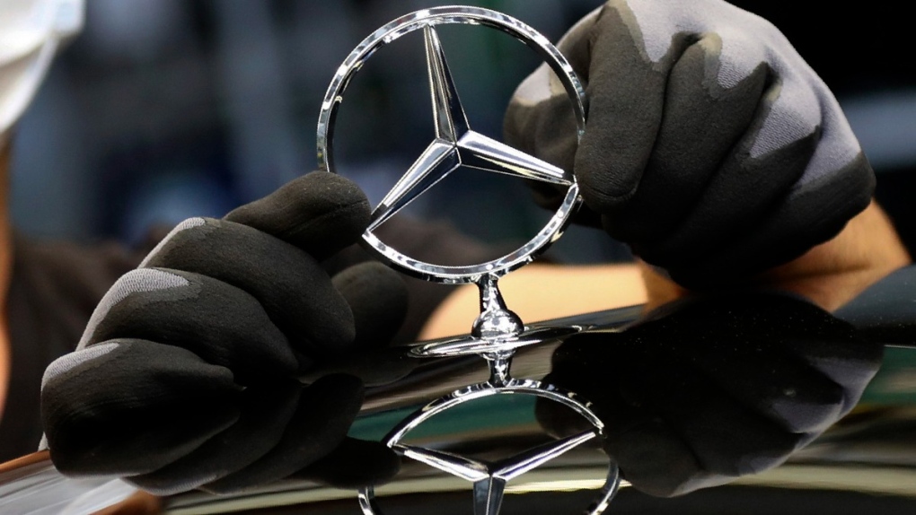 Tiroteo en fábrica de Mercedes: 2 muertos, sospechoso arrestado