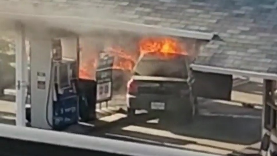 'Just in the nick of time': Bystanders save woman from burning car in Comox