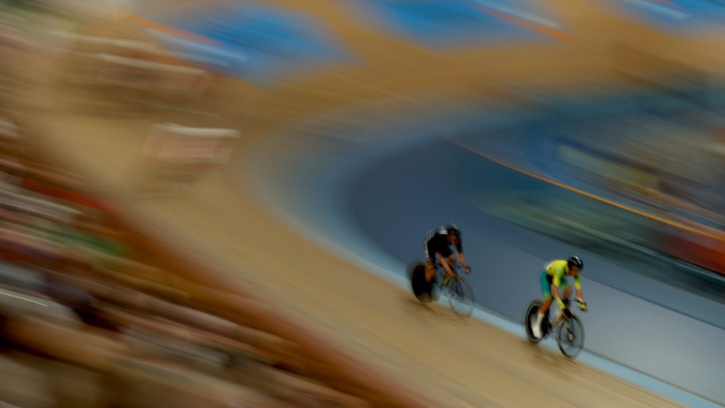 Cyclists compete at the Commonwealth Games at Lee Valley VeloPark in London, on Aug. 1, 2022. (Ian Walton / AP) 
