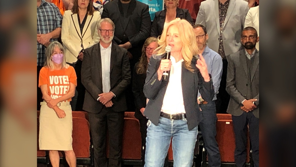 Alberta NDP holds rally in Calgary, UCP talks about crime, mental health supports