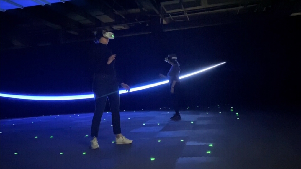 Een virtual reality-ruimtevlucht vertrekt in het oude Montreal