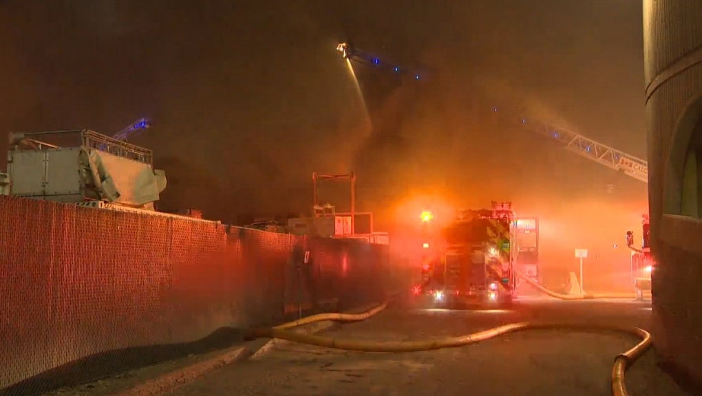 Early morning warehouse fire forces evacuation of Calgary hotel