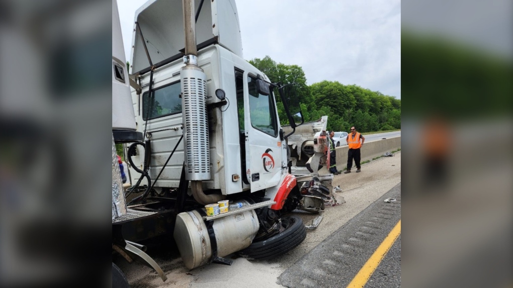 Tractor-trailers collide on Highway 401