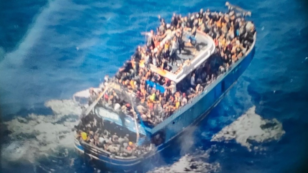 Defensores critican las respuestas al naufragio de inmigrantes y la pérdida del submarino