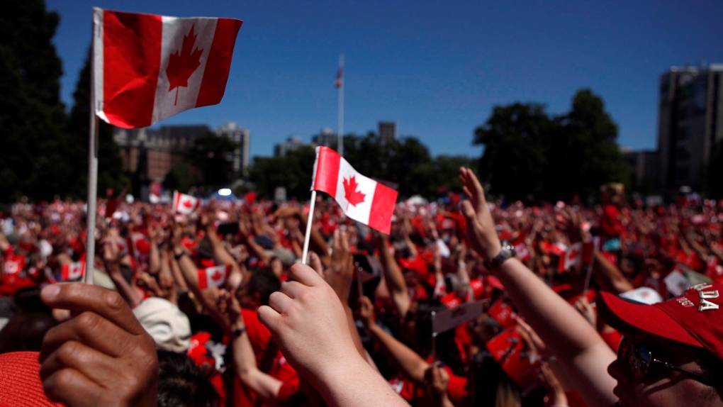 Encuesta muestra que la mayoría de los canadienses optarían por no someterse a la prueba de ciudadanía