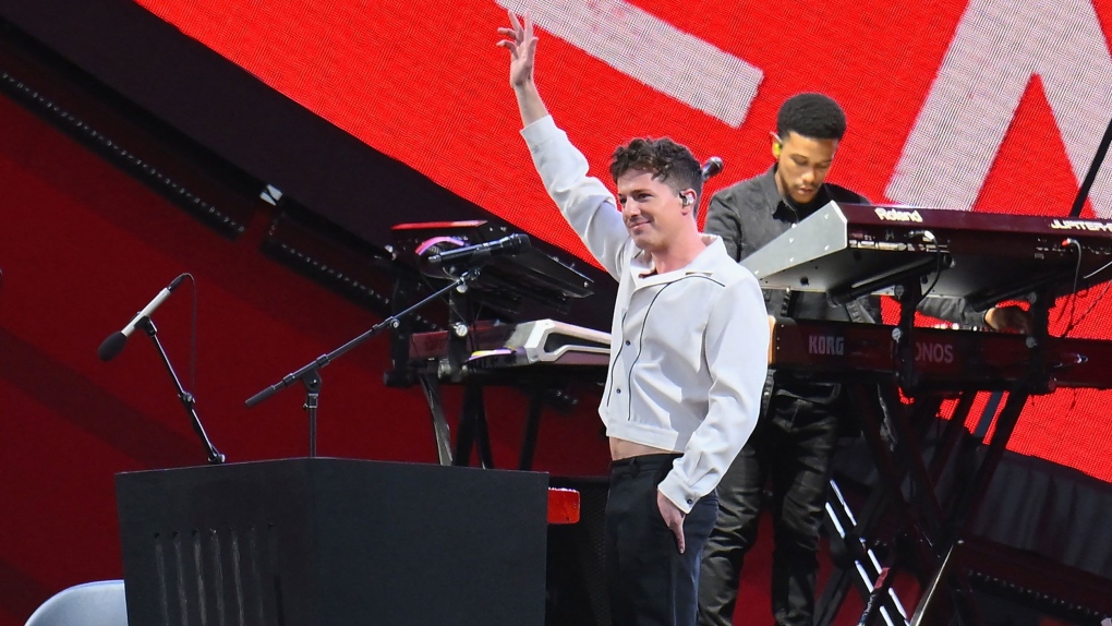 Charlie Puth asks concertgoers to stop throwing things at performers: ‘It’s so disrespectful and very dangerous’