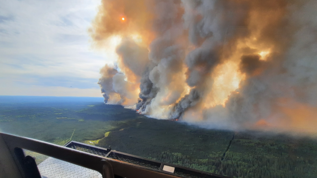 Incendios forestales BC: 75 órdenes de evacuación y advertencias en toda la provincia
