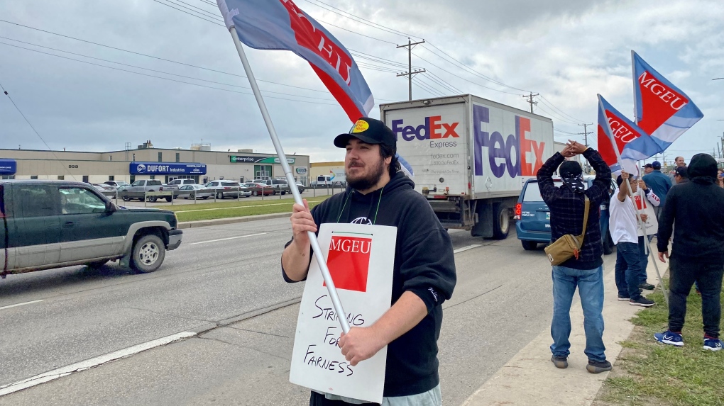 Huelga de empleados de Manitoba Liquor Mart