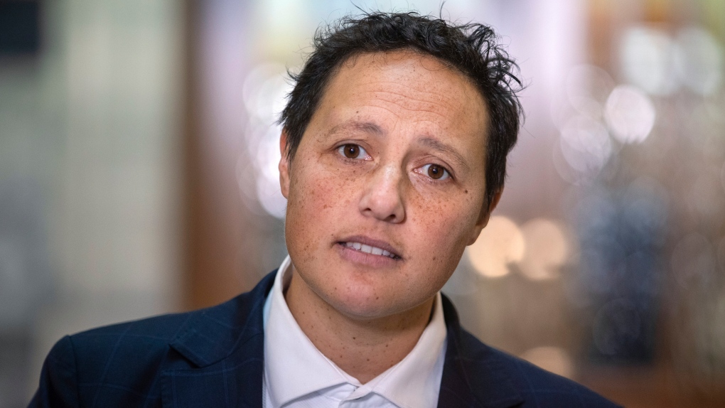 Ministro de Justicia de Nueva Zelanda renuncia tras cargos penales