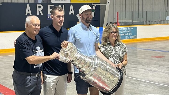Mark Stone brings Stanley Cup back to childhood roots in Winnipeg