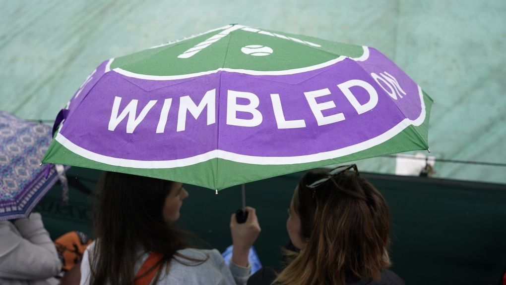 Rain and environmental activists affect play on Day 3 at Wimbledon. Iga Swiatek eases into 3rd round