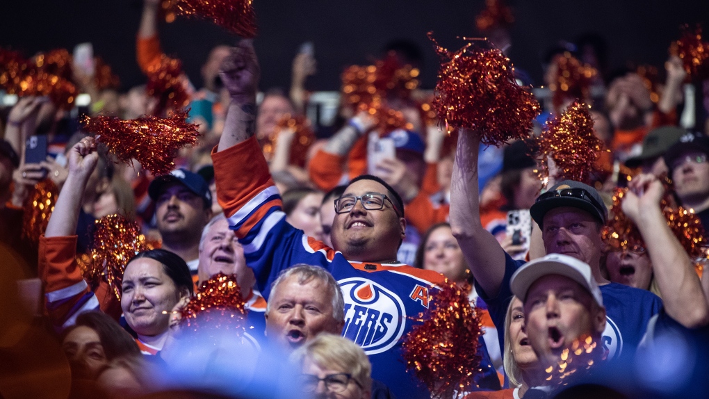 Flames, Oilers fans have shot at Heritage Classic tickets today