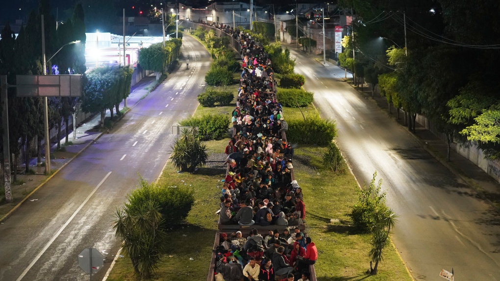 Migrants continue north through Mexico by train despite closures