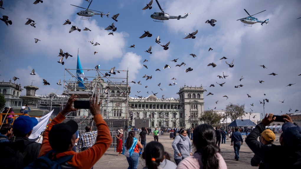 Congreso guatemalteco pospone nuevamente toma de posesión del presidente electo
