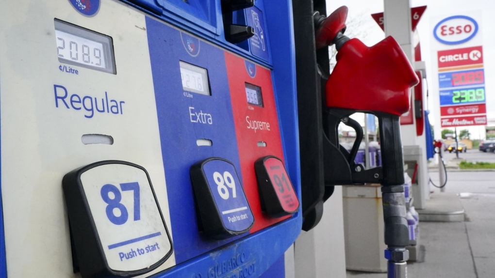 Les prix de l'essence augmenteront lundi à Ottawa en raison d'une augmentation de la taxe sur le carbone